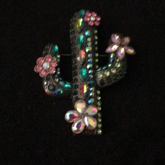 Jewelry - Beautiful Cactus Broach.
